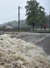 Vodák, který se v pátek topil ve Velké nad Veličkou na Hodonínsku, v noci na úterý zemřel. Řekla to mluvčí brněnské nemocnice u svaté Anny, podrobnosti neuvedla (ilustrační foto)