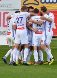 Fotbalisté Mladé Boleslavi se radují z gólu do sítě Bohemians