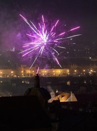 Oslavy v Praze byly letos podle hasičů klidné