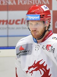 Taylor Leier a Jack Rodewald (na snímku) vyjeli k předzápasovému rozbruslení, proti Plzni ale ještě nastoupit nemohli