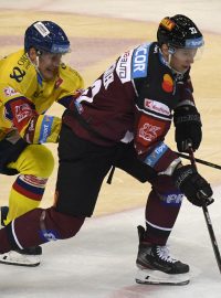 Jan Košťálek ze Sparty (vpravo) a Miroslav Forman z Budějovic