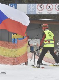 Iniciativa Chcípl PES na protest proti vládním opatřením spustila vleky ve skiareálu Vaňkův kopec