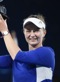 Barbora Krejčíková vyhrála na Australian Open třetí titul ze smíšené čtyřhry v řadě.