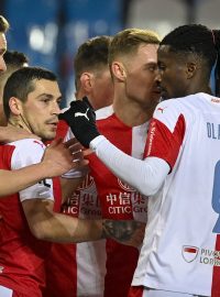 Fotbalisté Slavie slaví gól