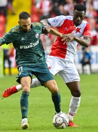 Zleva Rafael Lopes z Legie a Ibrahim Traoré ze Slavie