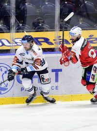 Zleva Roberts Bukarts z Vítkovic a Robert Kousal z Pardubic