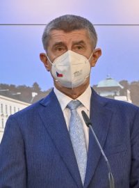 Ministr zdravotnictví Adam Vojtěch a premiér Andrej Babiš