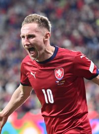 Jan Kuchta si v zápase připsal gól a asistenci
