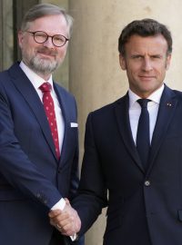 Francouzský prezident Macron přijal v Paříži českého premiéra Fialu