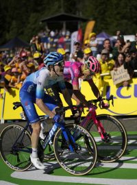 Závěr desáté etapy Tour de France, vítězství před Nickem Schultzem nakonec urval Magnus Cord Nielsen