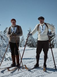 Kryštof Hádek a Jaroslav Plesl (Ořovský) při natáčení filmu Poslední závod