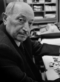 Nebyl žádný James Bond, ale trpělivý vyšetřovatel, říká o lovci nacistů Simonu Wiesenthalovi historik