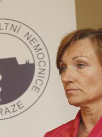 Dana Jurásková skončila v čele Všeobecné fakultní nemocnice v Praze kvůli zakázkám pro První chráněnou dílnu