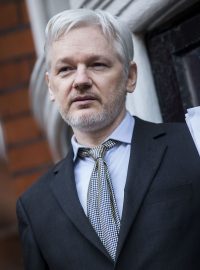 Julian Assange (archivní foto z roku 2016)