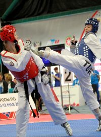 Taekwondistka Dominika Hronová (v červeném) během turnaje v Rusku v roce 2018