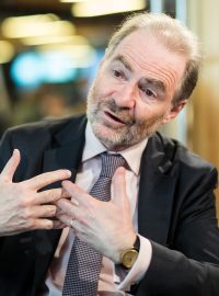 Timothy Garton Ash na archivním snímku z roku 2019