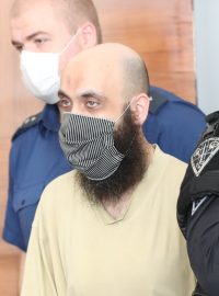 Bývalý pražský imám Samer Shehadeh u Vrchního soudu v Praze