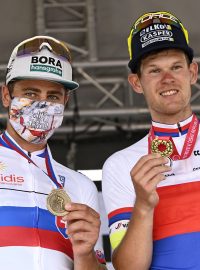 Mistr České republiky v silniční cyklistice Michael Kukrle (vpravo) a mistr Slovenska Peter Sagan