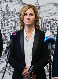 Zleva Robert Kerndl, Markéta Vaňková a Tomáš Aberl (za ODS) na tiskové konferenci