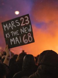 Demonstrace proti důchodové reformě v Paříži