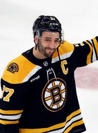 Patrice Bergeron po vypadnutí Bostonu v 1. kole letošního play off NHL s Floridou