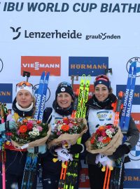 Justine Braisazová Bouchetová se po mateřské pauze vrátila ve velkém stylu. V Lenzerheide ovládla sprint