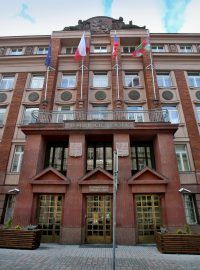 Budova krajského úřad Plzeňského kraje ve Škroupově ulici v Plzni