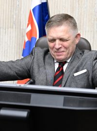 Slovenský premiér Robert Fico se fyzicky vrátil do práce