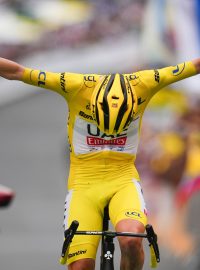 Tadej Pogačar a jeho ikonická oslava