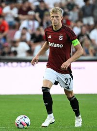 Fotbalisté Sparty se v úvodním duelu 2. předkola Ligy mistrů budou muset obejít bez kapitána a stopera Filipa Panáka