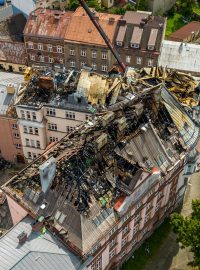 Základní a mateřská škola Český Těšín Kontešinec a Obchodní akademie Český Těšín po požáru (foto z roku 2024)