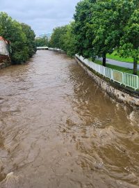 Řeka Klabava v  Rokycanech při povodních v září 2024