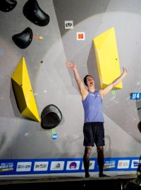 Adam Ondra ve finále Světového poháru v boulderingu v Praze