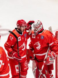 Třinečtí hokejisté vyhráli v posledním utkání základní části Ligy mistrů doma nad Osvětimí 7:3 a postoupili do osmifinále play-off