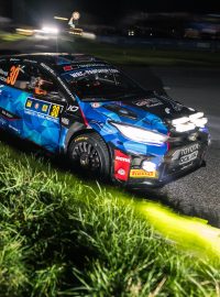 Závodník rallye Filip Mareš v rychlostní zkoušce Středoevropské rally