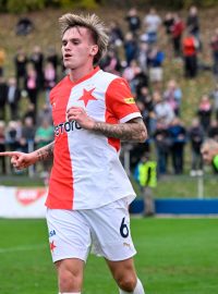 Conrad Wallem ze Slavie se raduje z gólu