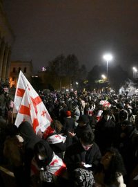 Gruzínci protestující proti současné vládě