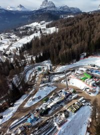 V Cortině budou o medaile závodit bobisté, sáňkaři a skeletonisté, a to ve zbrusu novém ledovém korytu, které stálo v přepočtu 3 miliardy korun