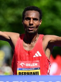 Lemi Berhanu Hayle obhajuje vítězství na Pražském maratonu