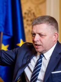 Robert Fico před výjezdním jednáním slovenské vlády v Handlové, rok po pokusu o atentát