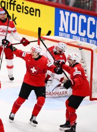 Švýcarsko porazilo Dánsko jednoznačně 7:0 a stejně jako v Praze zabojuje o celkový triumf