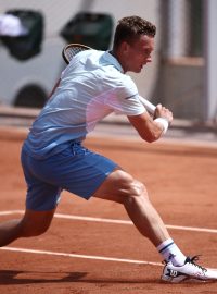 Jiří Lehečka porazil Alejandra Davidoviche Fokinu 3:1 na sety a slaví postup do 3. kola Roland Garros