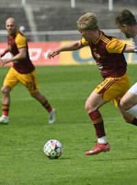 Fotbalisté Dukly zvládli barážovou bitvu s Vyškovem a po výhře 2:1 po penaltách se udrželi v první lize