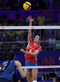 Česká reprezentantka Helena Grozer smečuje