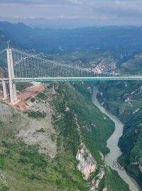 Nejvyšší most na světě - Chua-ťiang Canyon Bridge v čínské provincii Kuej-čou
