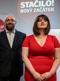 Tisková konference hnutí Stačilo!, KSČM, ČSNS, SD-SN a SOCDEM k podpisu memoranda o spolupráci pro letošní volby do Poslanecké sněmovny, 21. července 2025, Praha. Zleva Lubomír Zaorálek, dvojka v Moravskoslezském kraji, Daniel Sterzik, lídr v Jihomoravském kraji a předsedkyně SOCDEM Jana Maláčová, která povede kandidátku hnutí v Praze.