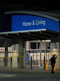 Obchodní řetězec Walmart v prohlášení uvedl, že bude i nadále úzce spolupracovat s úřady při vyšetřování incidentu