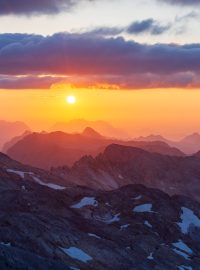 Západ slunce v pohoří Hochkönig, výhled z vrcholu Hochkönig (fotografie z 9. srpna 2025)