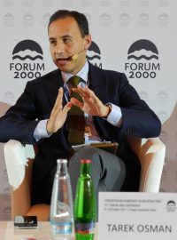 Egyptský analytik Tárik Osmán na konferenci Forum 2000