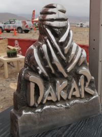 Replika trofeje pro vítěze Ralley Dakar